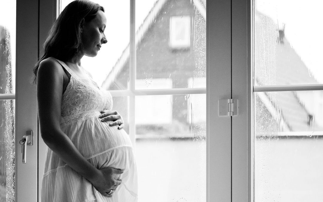 waiting for baby | maternity photoshoot at home