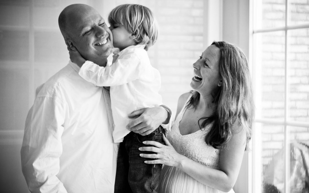 unscripted moments of a family waiting for baby