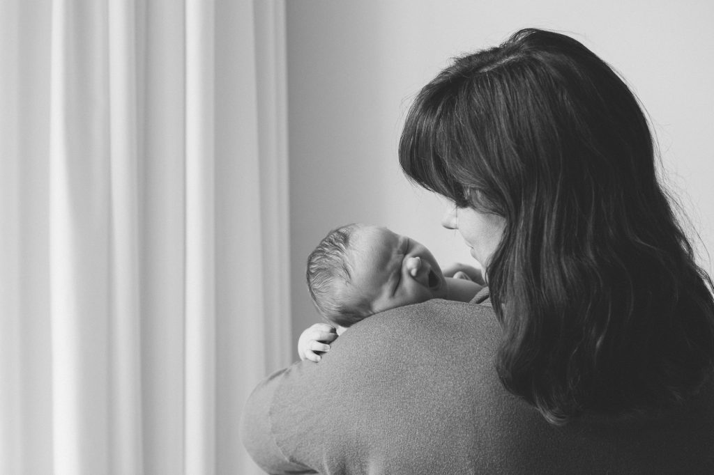 Documentary Family Photography with a newborn baby, Photographer Natalie Carstens #nataliecarstensphotographer #maternityphotographer #pregnancy #denhaag #thehague #zuidholland #netherlands