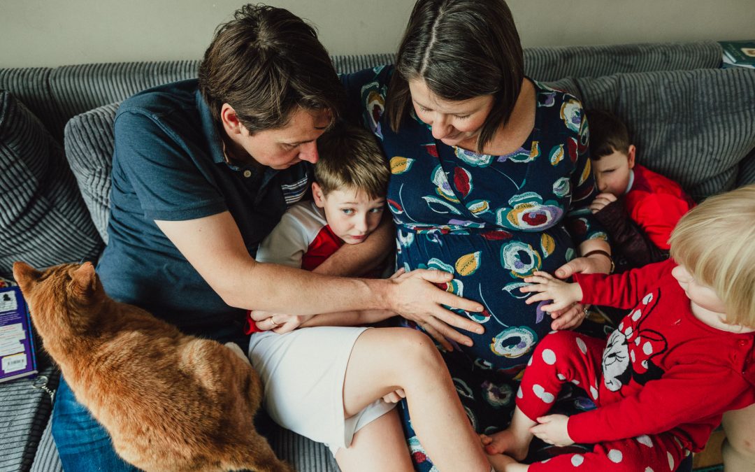 From playful and fun to calm and cosy; an in-home family maternity session